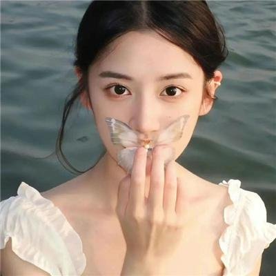 惹她干嘛，她二嫁但皇帝心尖宠